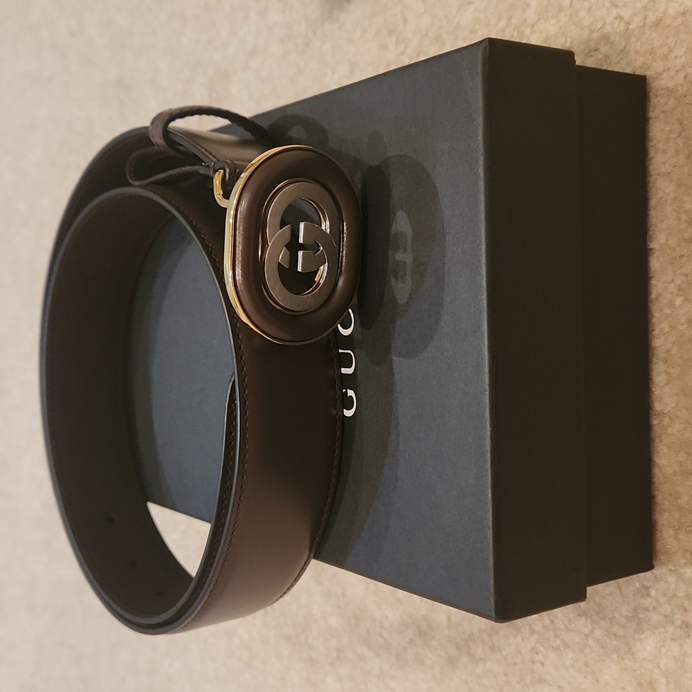 Dark brown Gucci belt